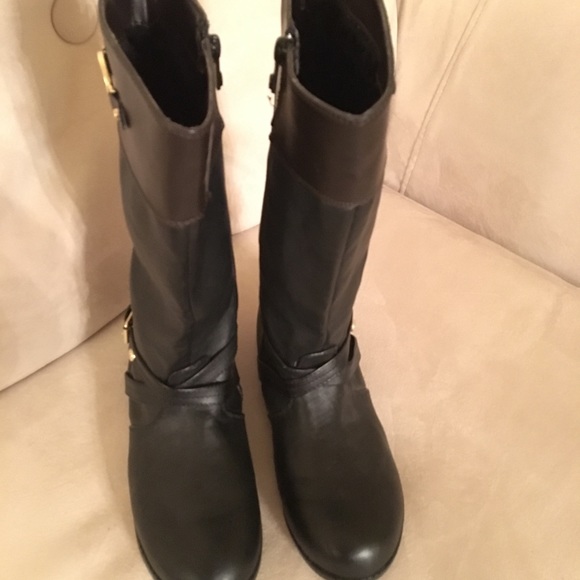 Michael Kors Boots (Youth Size 5 ) NWOB - Picture 3 of 8